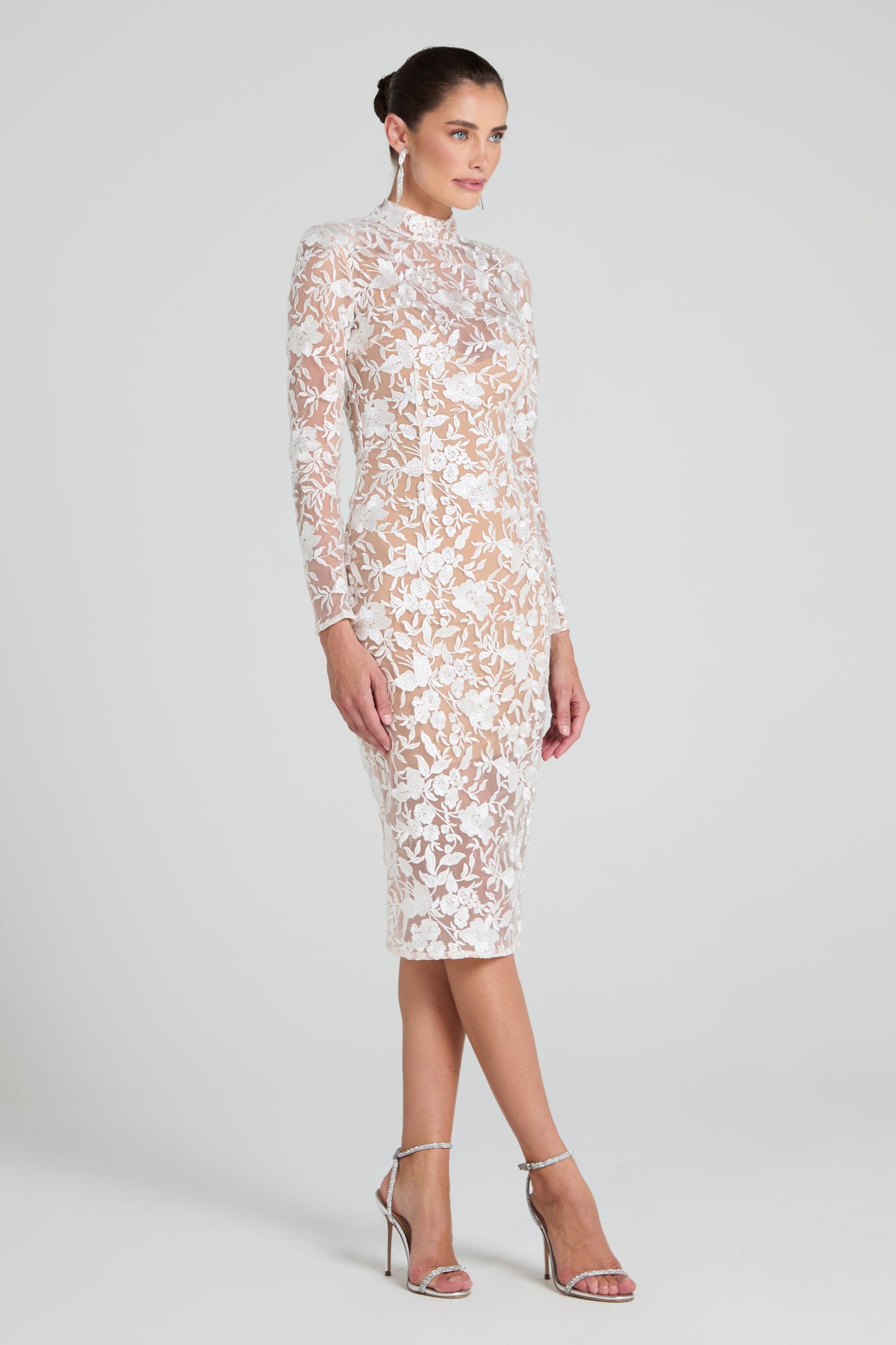 Naomi Weißes Kleid