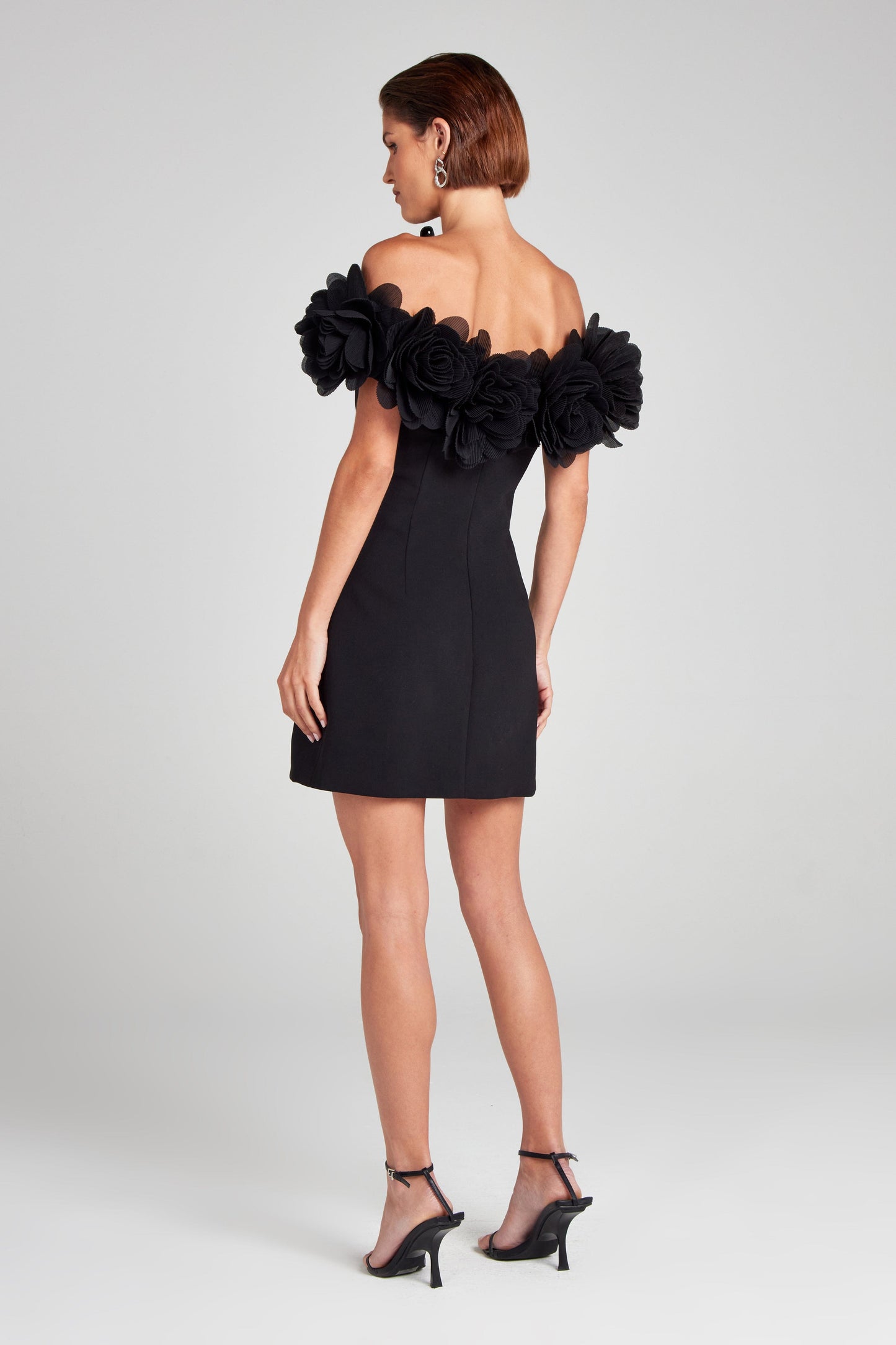 Renee Schwarzes Kleid