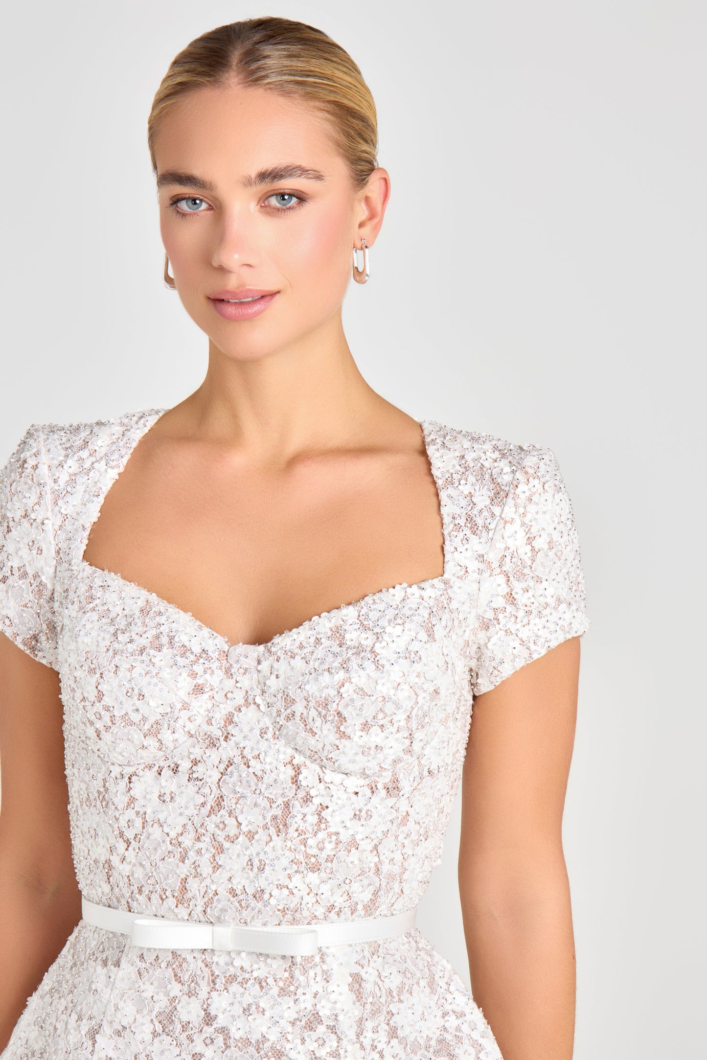 Yasmin Weißes Kleid