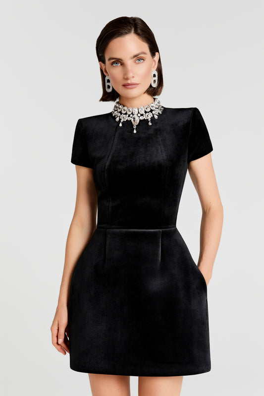 Regan Schwarzes Kleid